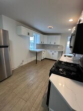 94 Carlton Ave, Unit 2BRwithBONUSROOM in East Rutherford, NJ - Building Photo - Building Photo