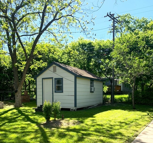 2408 N 15th St in Temple, TX - Building Photo - Building Photo