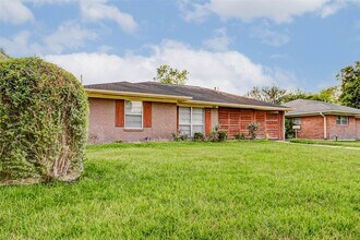 230 Bizerte St in Houston, TX - Building Photo - Building Photo