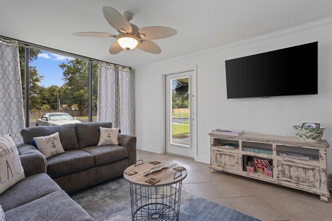 2046 Beach Blvd in Biloxi, MS - Building Photo