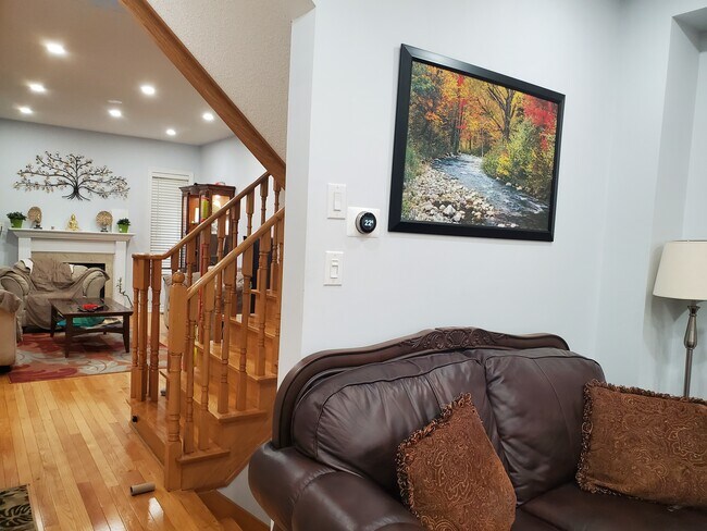 302 Sunny Meadow Blvd in Brampton, ON - Building Photo - Building Photo