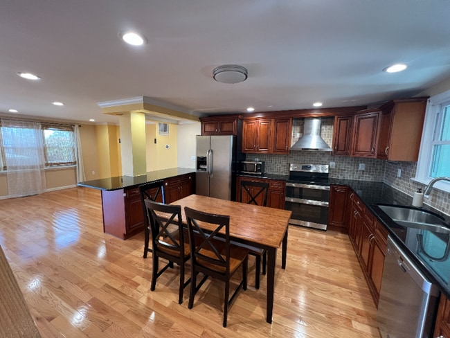 643 47th St in Baltimore, MD - Foto de edificio - Building Photo