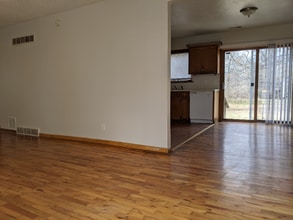 10614 Oakland Ave in Kansas City, MO - Building Photo - Building Photo