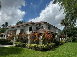364 Prestwick Cir in Palm Beach Gardens, FL - Building Photo - Building Photo