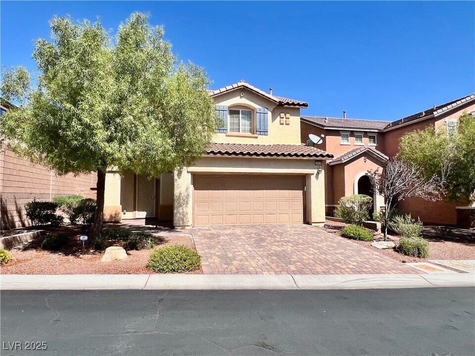 10838 Whipple Crest Ave in Las Vegas, NV - Building Photo