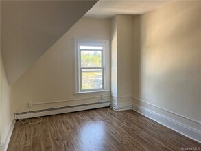 100 Lake Rd in Congers, NY - Building Photo - Building Photo