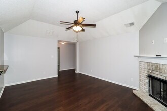 9450 Darren Cir S in Cordova, TN - Building Photo - Building Photo