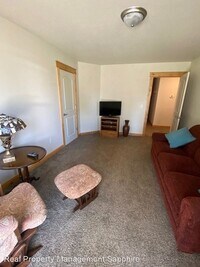 323 Maroon Ct photo'