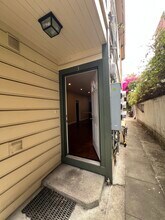 1089 59th St, Unit 1 in Oakland, CA - Foto de edificio - Building Photo