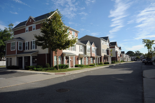 Garfield Court in Long Branch, NJ - Building Photo - Building Photo