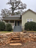 273 E Blue Ridge St in Pendleton, SC - Building Photo