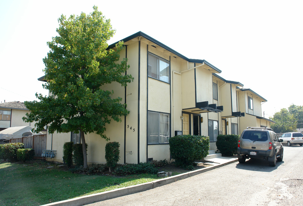 545 Penitencia St in Milpitas, CA - Building Photo