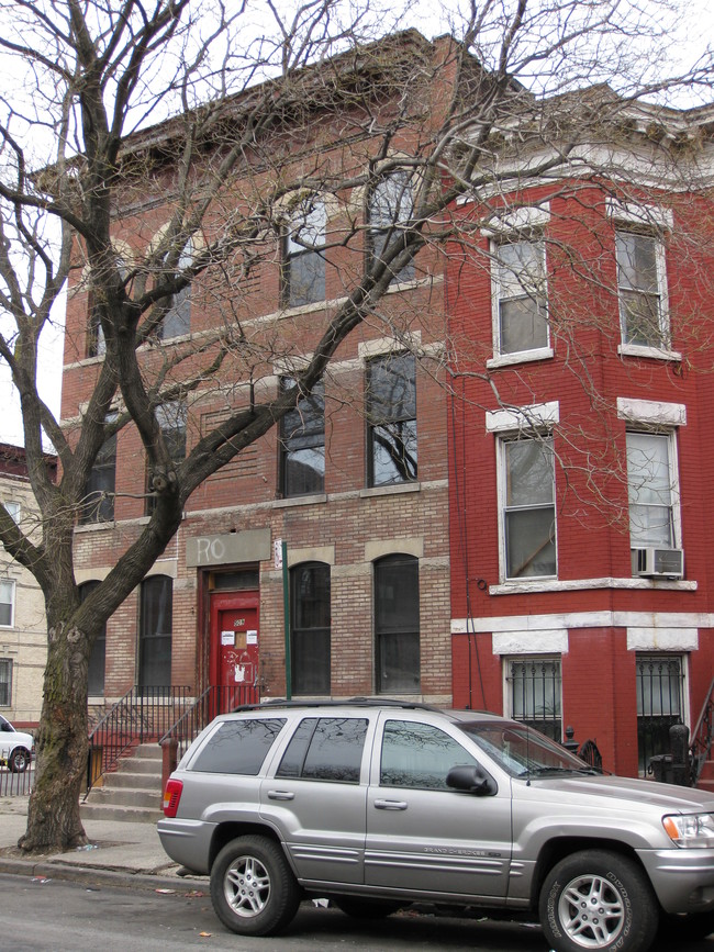 509 Chauncey St in Brooklyn, NY - Foto de edificio - Building Photo