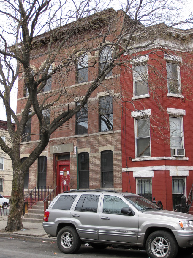 509 Chauncey St in Brooklyn, NY - Building Photo - Building Photo