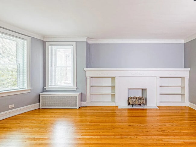 8227 S Maryland Ave in Chicago, IL - Building Photo - Building Photo