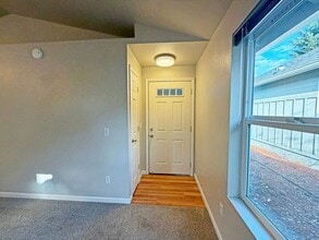 573 Hanover St in Eugene, OR - Building Photo - Building Photo