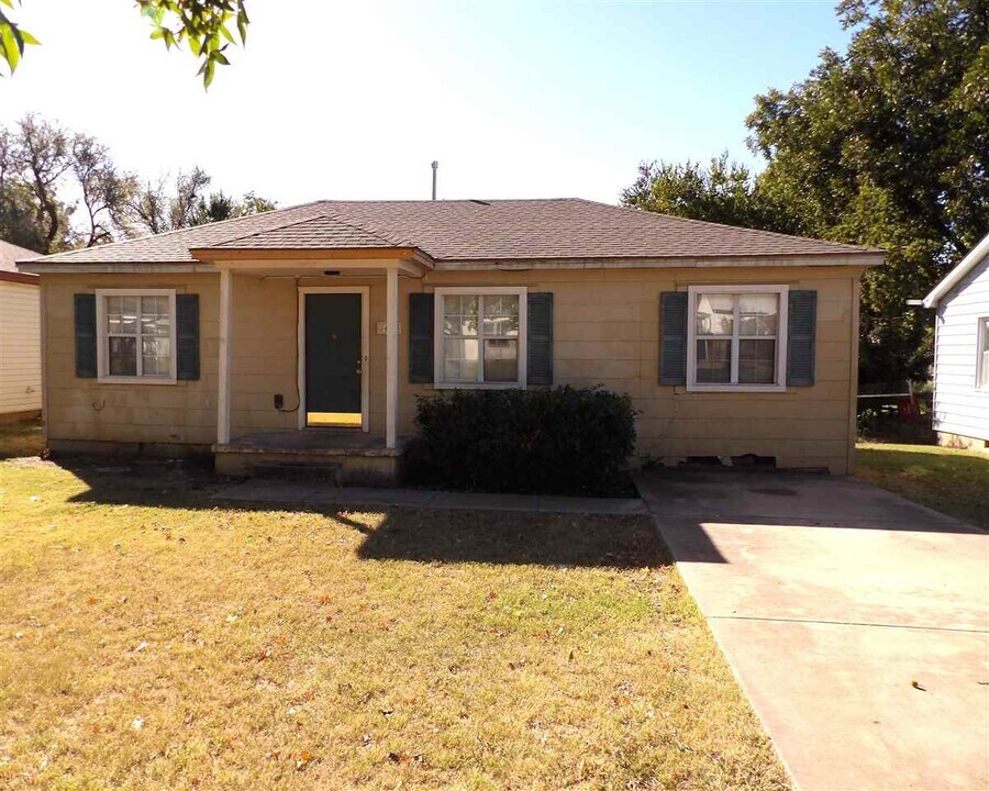 1416 NW Irwin Ave in Lawton, OK - Building Photo