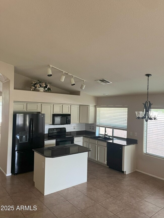 2213 W Madre Del Oro Dr in Phoenix, AZ - Building Photo - Building Photo