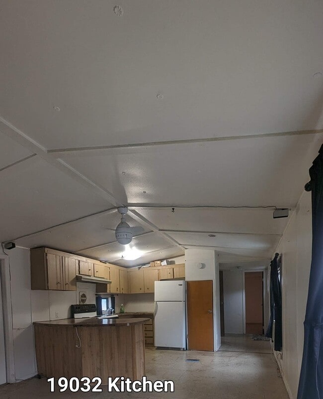 19032 Causeway Blvd in Land O Lakes, FL - Building Photo - Building Photo