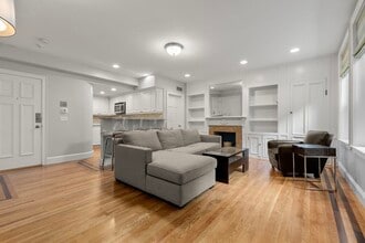 125 Beacon St, Unit 2R in Boston, MA - Building Photo - Building Photo