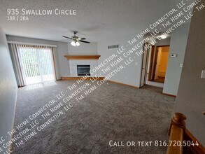 935 Swallow Cir in Liberty, MO - Building Photo - Building Photo