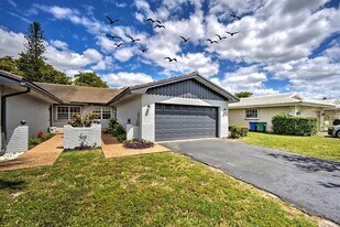 3057 NW 103rd Ln in Coral Springs, FL - Building Photo