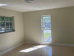2510 NW 116th Terrace in Coral Springs, FL - Building Photo - Building Photo