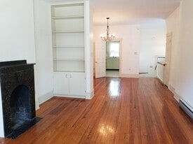 127-A Peyton Street in Winchester, VA - Building Photo