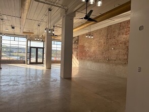 206 E Main St, Unit Commercial Space in Pomeroy, OH - Building Photo - Building Photo