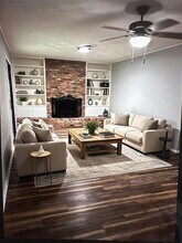 10546 Mapleridge Dr in Dallas, TX - Foto de edificio - Building Photo