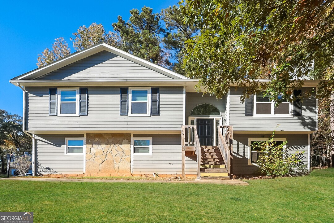 5120 Cochran Dr in Union City, GA - Building Photo
