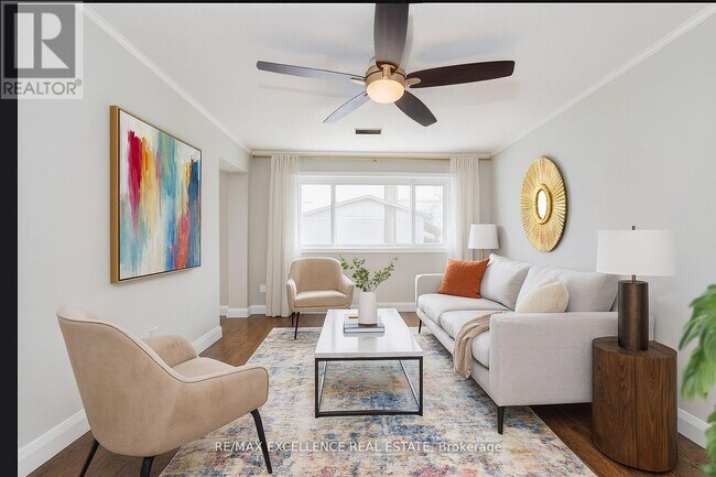 30 Green Valley Dr in Kitchener, ON - Building Photo - Building Photo