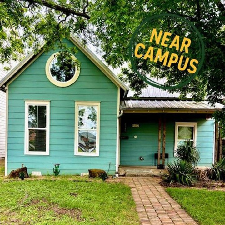 412 University St in Waco, TX - Building Photo