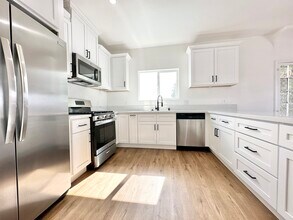 2837 S Bronson Ave in Los Angeles, CA - Building Photo - Building Photo