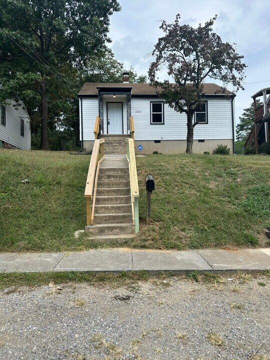 2109 Colgate St NE in Roanoke, VA - Building Photo