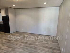 4511 Dirt Rd in Joplin, MO - Building Photo - Building Photo