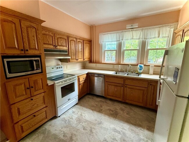 property at 27 Church St