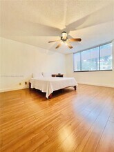 8592 W Sunrise Blvd in Plantation, FL - Foto de edificio - Building Photo