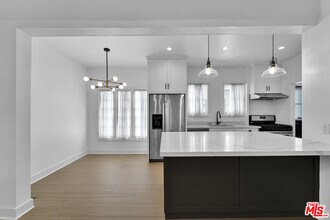 918 N Genesee Ave in West Hollywood, CA - Building Photo - Building Photo