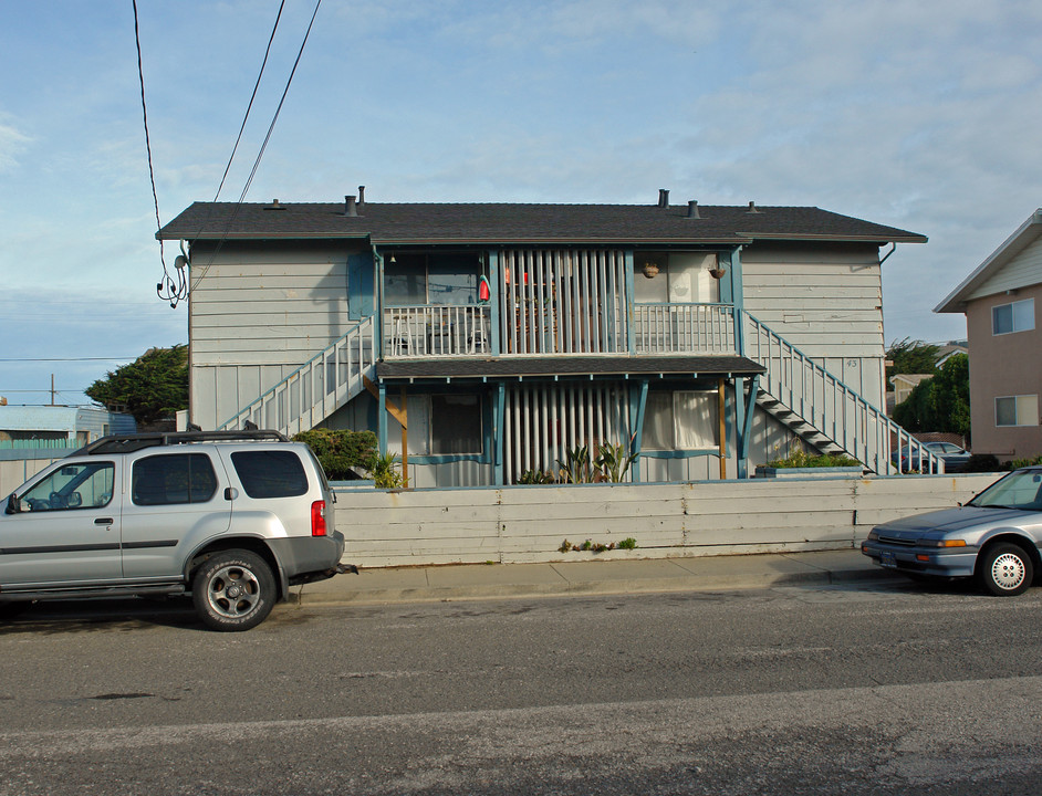 43 Montecito Ave in Pacifica, CA - Building Photo