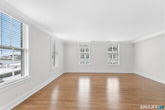 249 Main St in Fairfield, CT - Building Photo - Building Photo