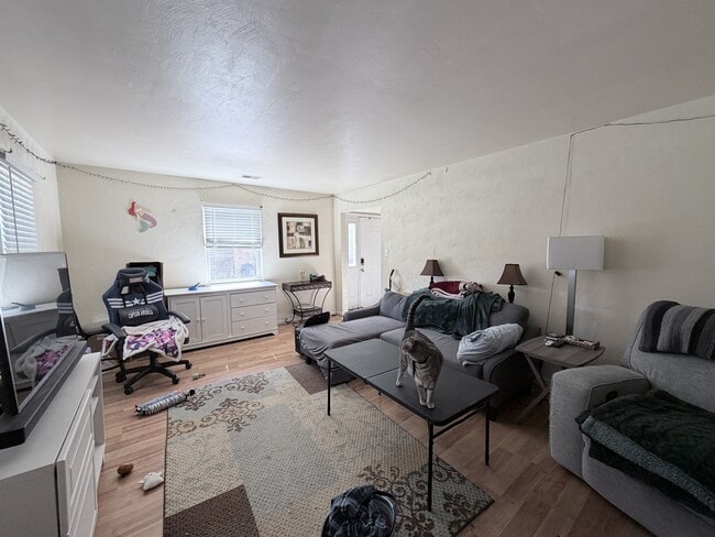 3327 Lakecrest Rd in Virginia Beach, VA - Building Photo - Building Photo