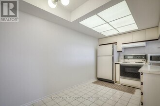 330-1330 Alton Towers Cir in Toronto, ON - Building Photo - Building Photo