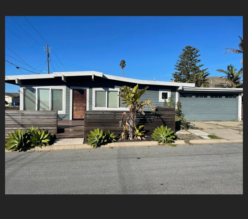 3011 Coral Ave in Morro Bay, CA - Building Photo