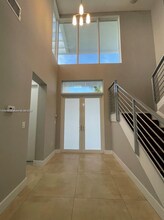 10061 NW 75th St in Doral, FL - Building Photo - Building Photo