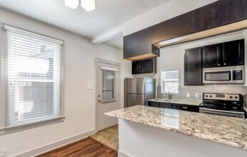 868 S Pearl St, Unit 2 in Denver, CO - Foto de edificio - Building Photo