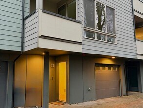 18529 Ashworth Ave N in Shoreline, WA - Building Photo - Building Photo