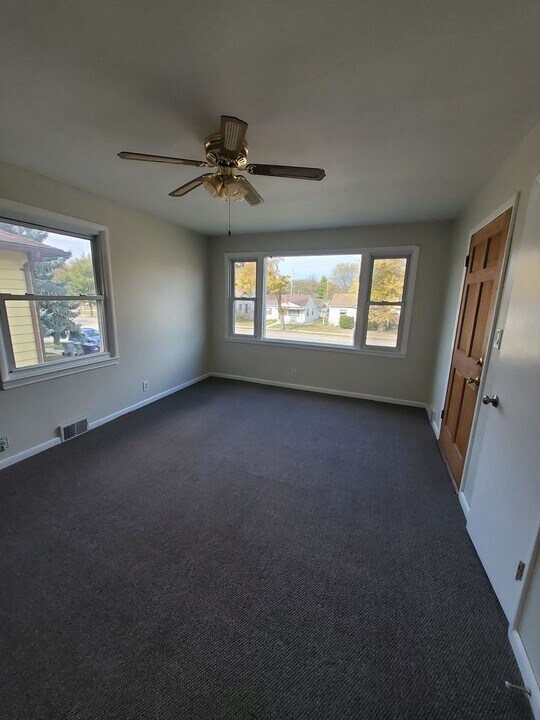 4605-4607 W Villard Ave in Milwaukee, WI - Building Photo