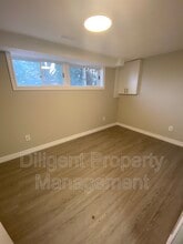 1528 Redwood Dr in Peterborough, ON - Building Photo - Building Photo