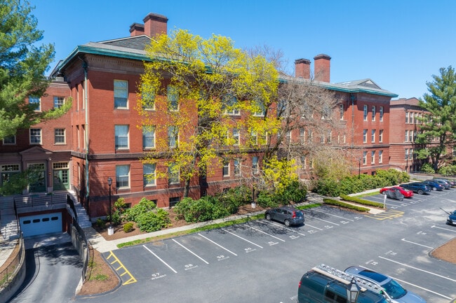Old Medford Condominiums in Medford, MA - Foto de edificio - Building Photo